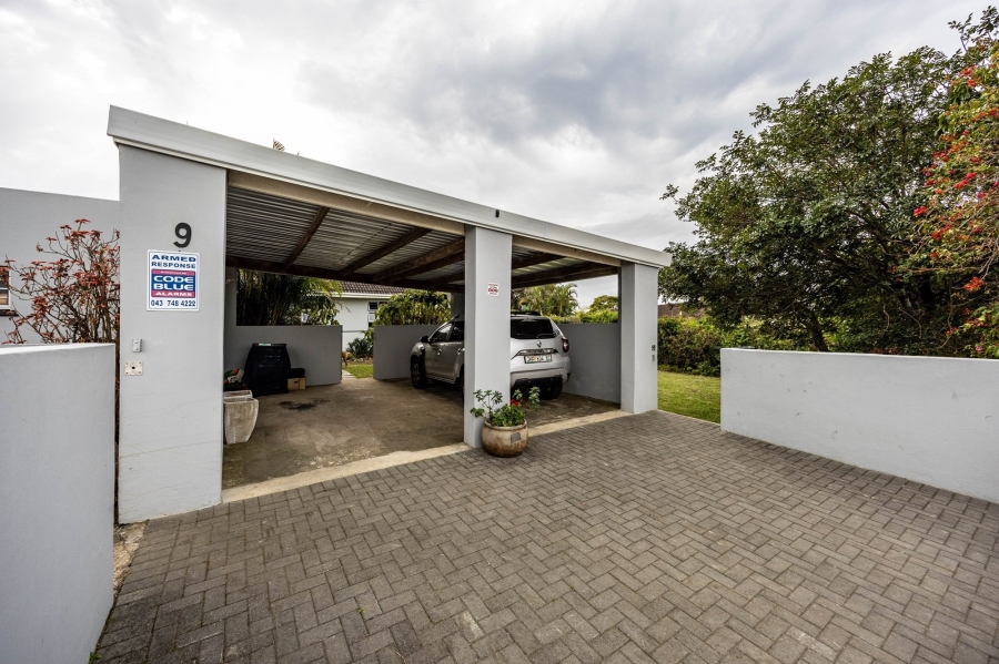 4 Bedroom Property for Sale in Beacon Bay Eastern Cape